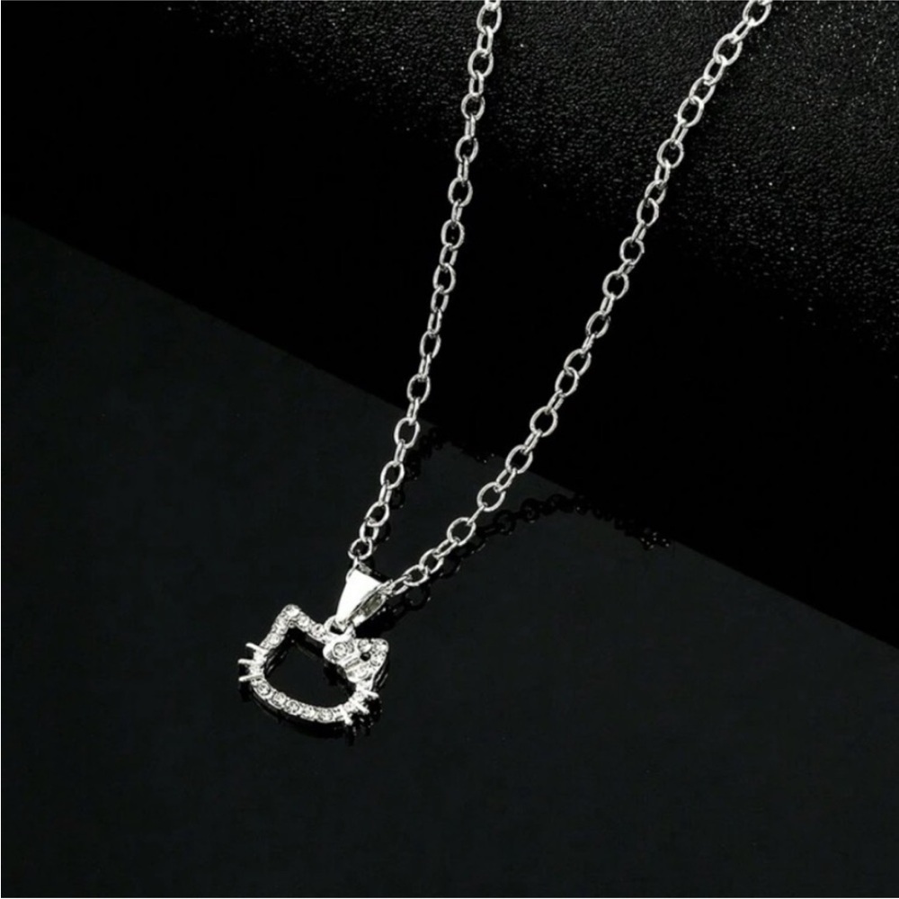 Hello Kitty necklace - Picture 2 of 2